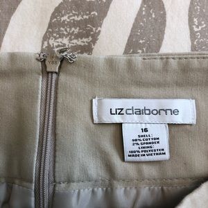 Liz Claiborne Skirts - Liz Claiborne Pencil Skirt Liz Claiborne Skirts - Liz Claiborne Pencil Skirt